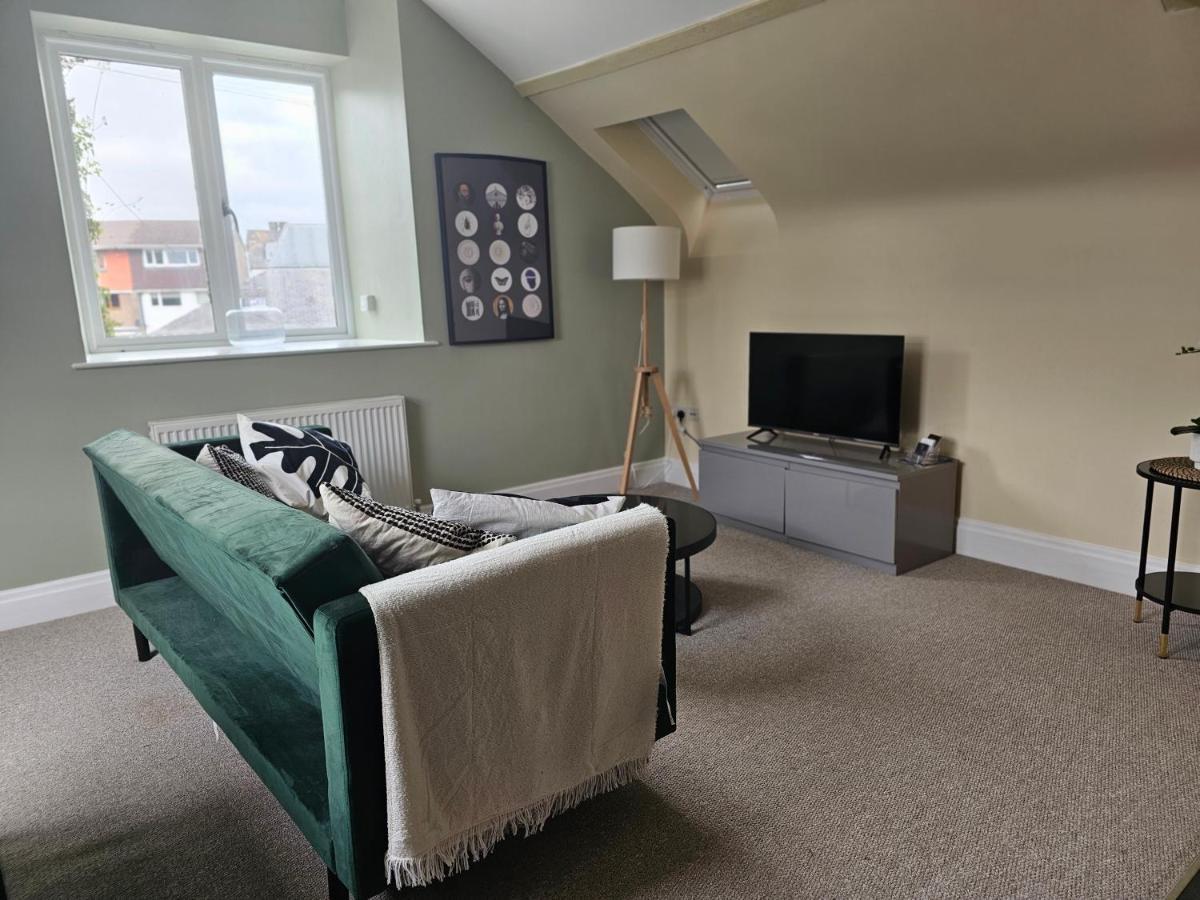 Charming 1-Bed Loft In Caerleon Apartment Newport  Exterior photo
